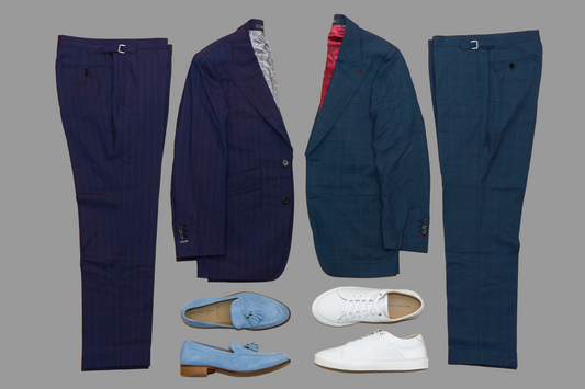 スーツ姿に合うリュック選びの最適解。レザーリュックで、スーツ姿に美しい佇まいを。