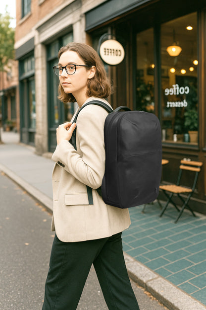 【新製品】STT《エスティーティー》ブラックシティリュック | A4 B4対応 15インチPC対応 12L 縦41cm 防水本革 大容量 ユニセックス