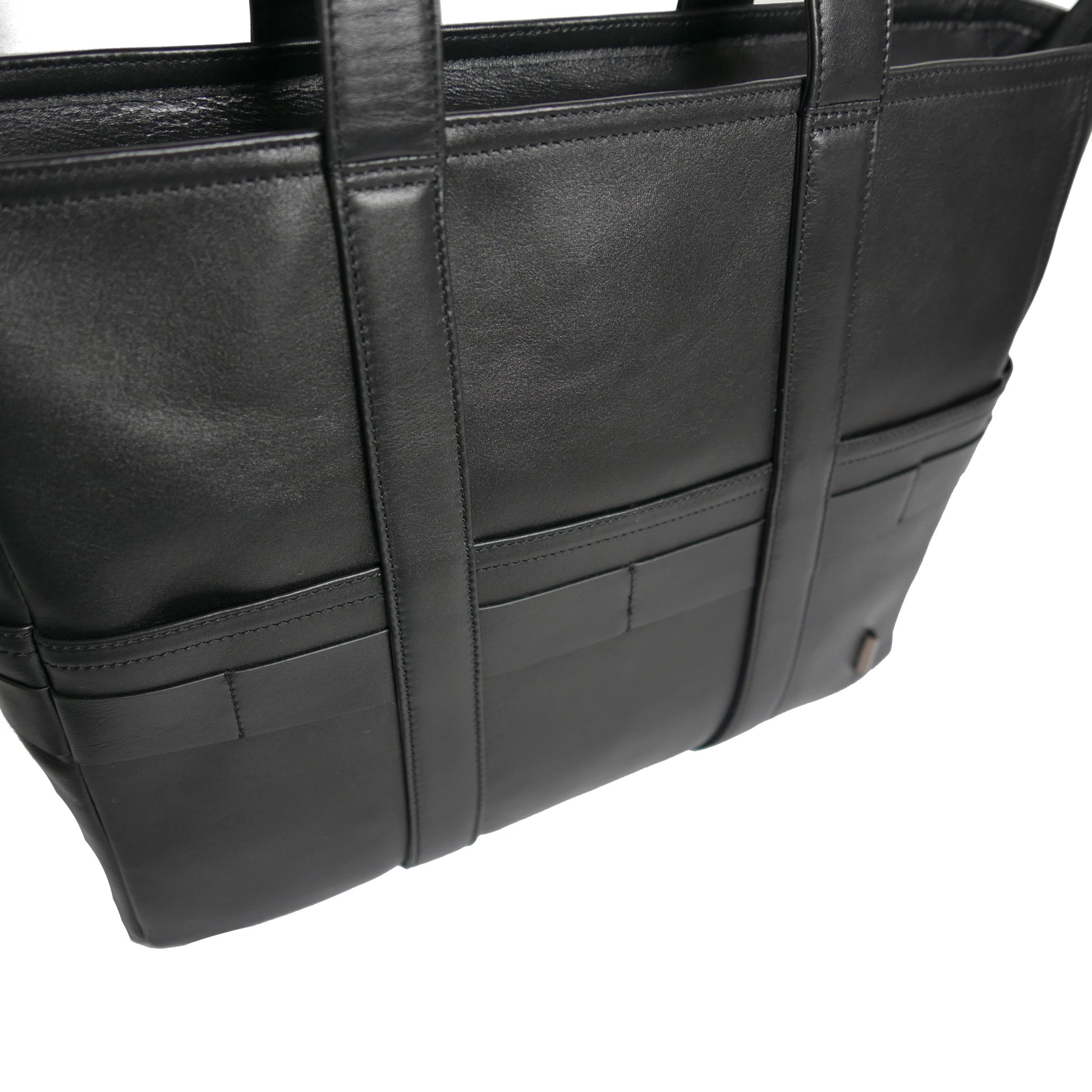 BTY《ビーティーワイ》ブラックシティトート_上部正面