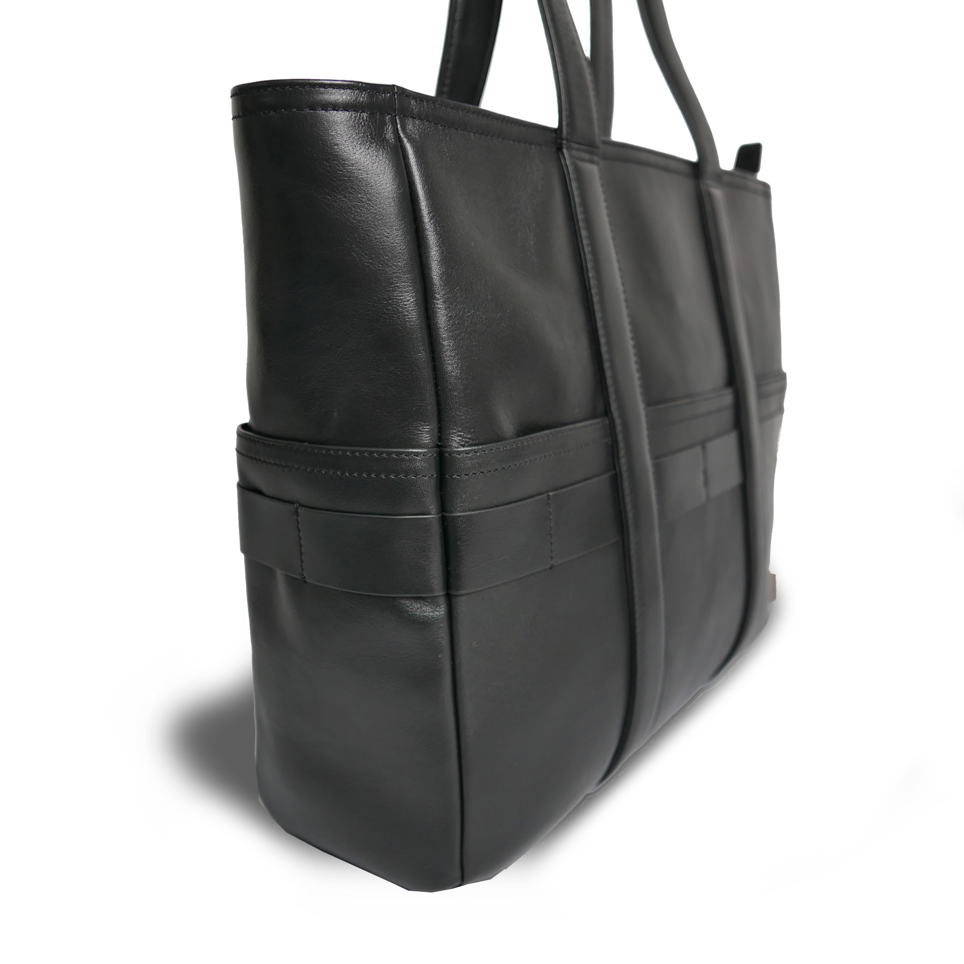 BTY《ビーティーワイ》ブラックシティトート_斜め正面