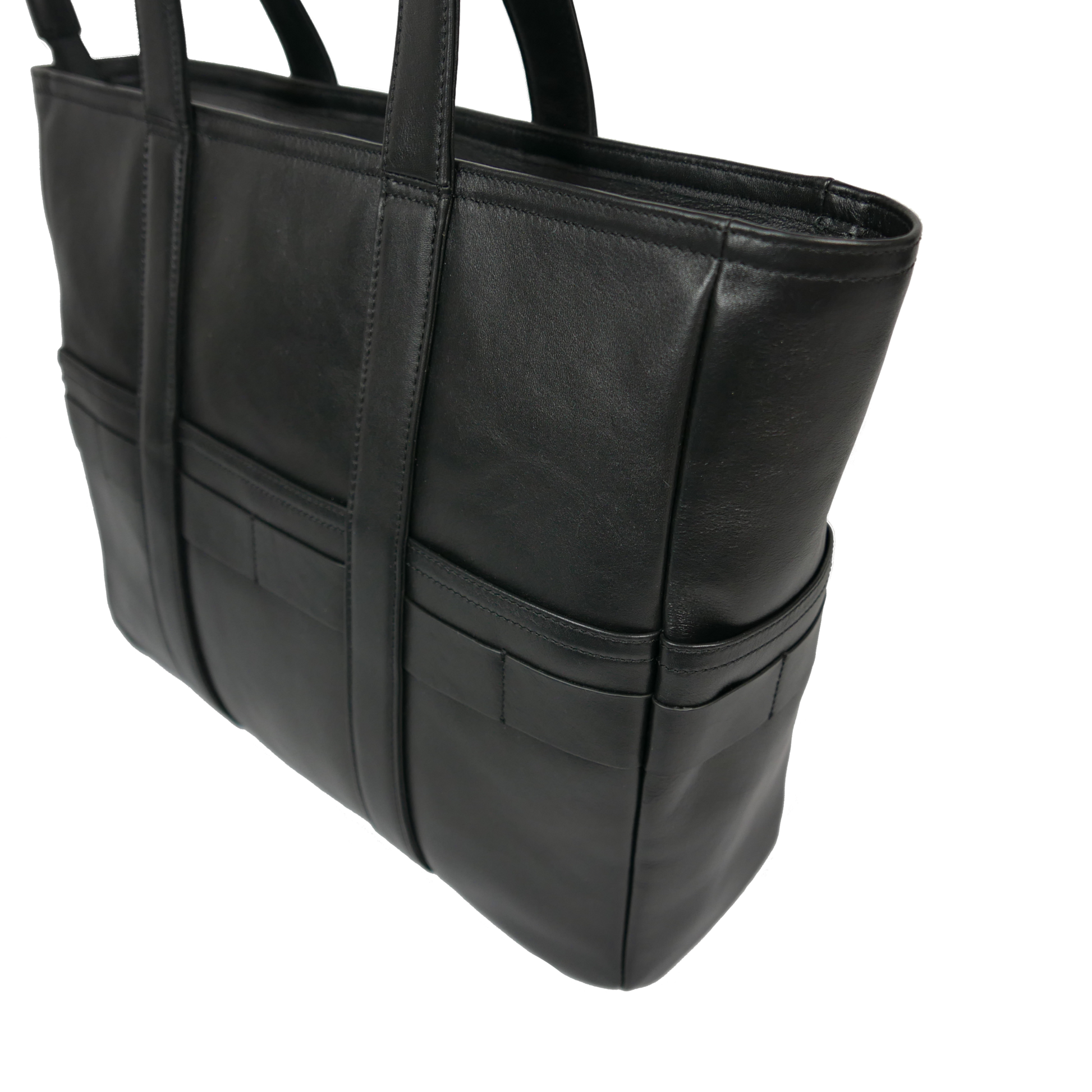 BTY《ビーティーワイ》ブラックシティトート_斜め背面