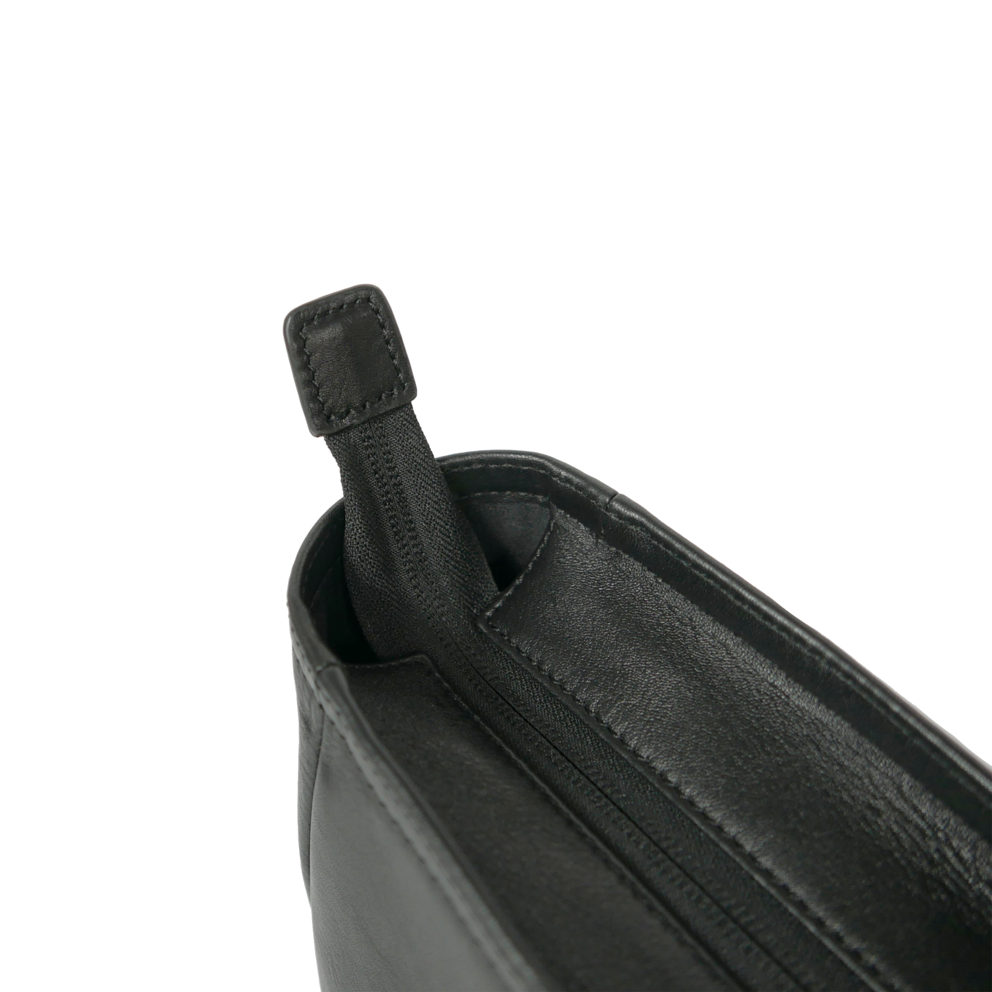 BTY《ビーティーワイ》ブラックシティトート_開口部蓋