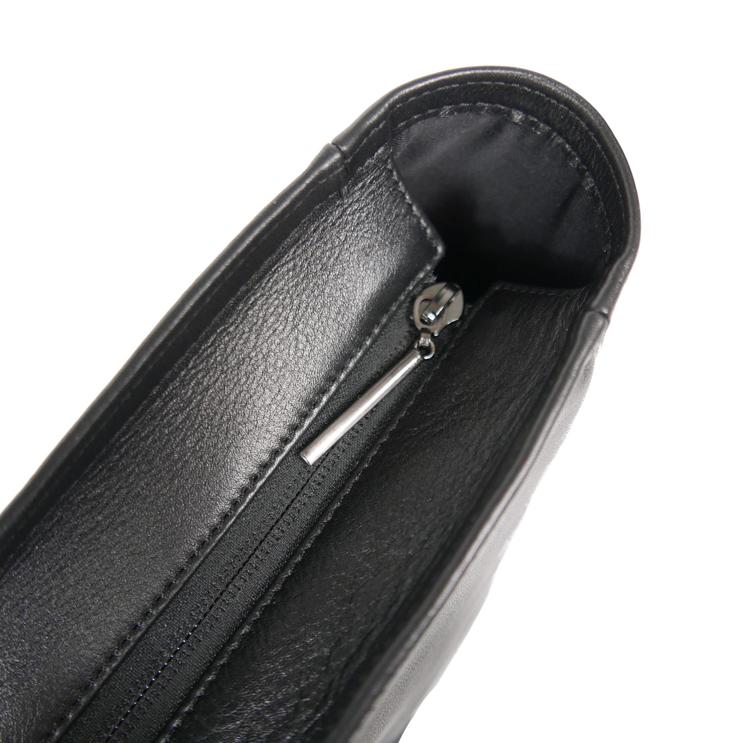 BTY《ビーティーワイ》ブラックシティトート_開口部引き手