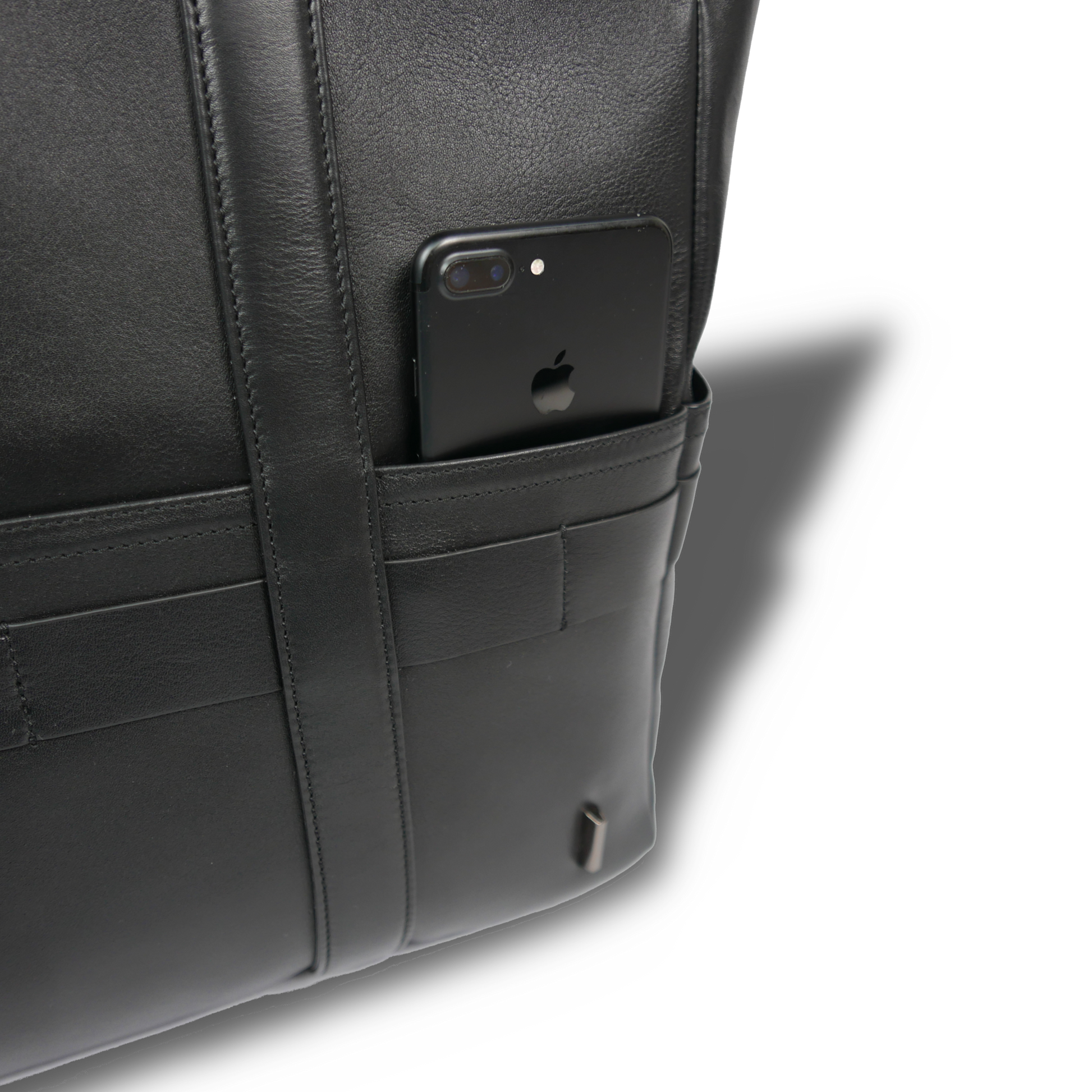 BTY《ビーティーワイ》ブラックシティトート_正面小ポケット