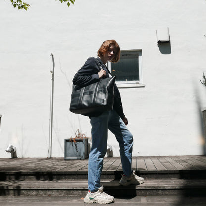 BTY《ビーティーワイ》ブラックシティトート_レディースモデル②