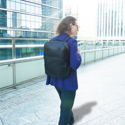 【新製品】STT《エスティーティー》ブラックシティリュック | A4 B4対応 15インチPC対応 12L 縦41cm 防水本革 大容量 ユニセックス