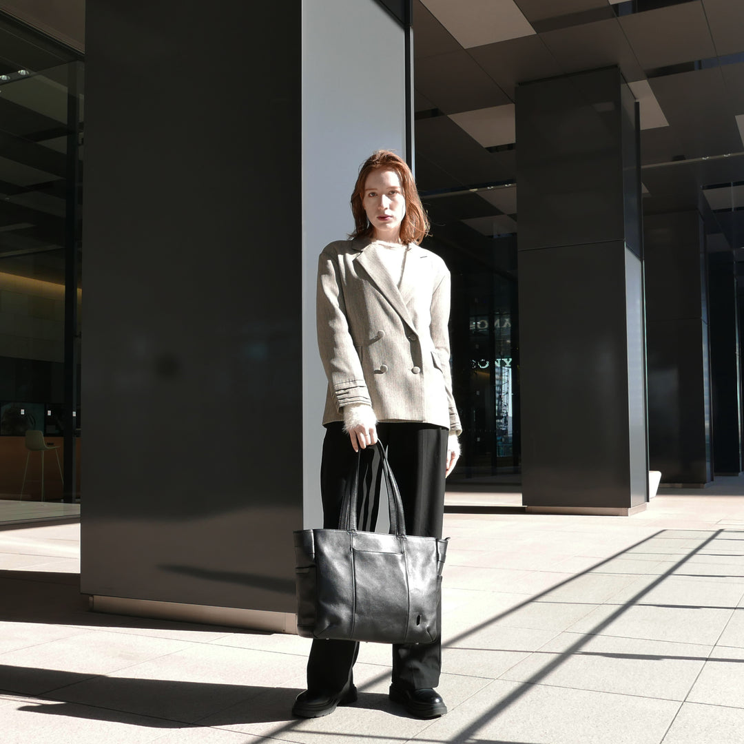 【新製品】STT《エスティーティー》ブラックシティトート | A4対応 15インチPC対応 14L 横36cm 防水本革 大容量 ユニセックス