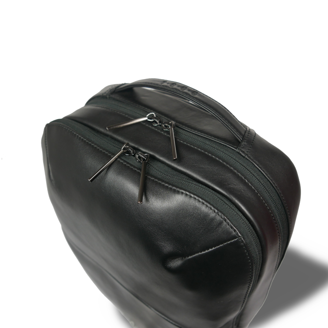 【新製品】STT《エスティーティー》ブラックシティリュック | A4 B4対応 15インチPC対応 12L 縦41cm 防水本革 大容量 ユニセックス