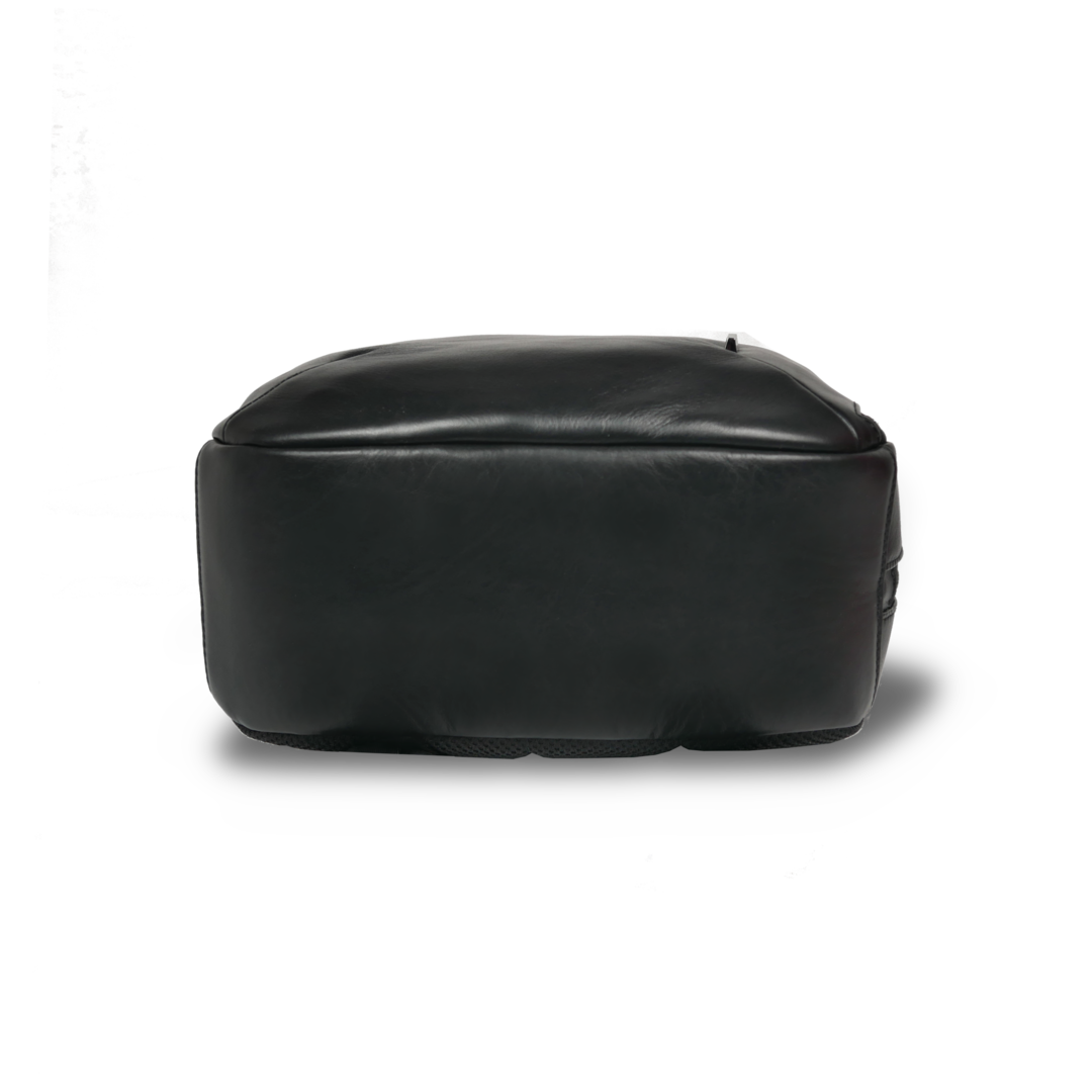 【新製品】STT《エスティーティー》ブラックシティリュック | A4 B4対応 15インチPC対応 12L 縦41cm 防水本革 大容量 ユニセックス