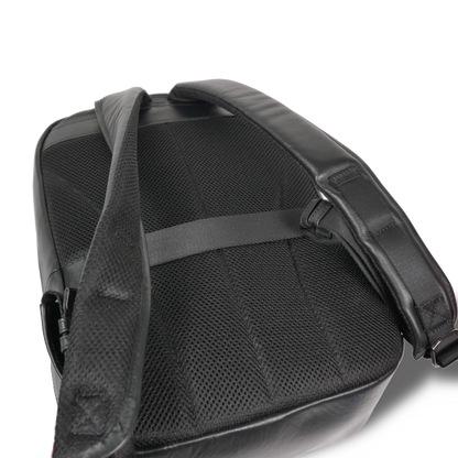 【新製品】STT《エスティーティー》ブラックシティリュック | A4 B4対応 15インチPC対応 12L 縦41cm 防水本革 大容量 ユニセックス