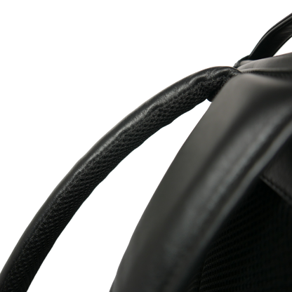 【新製品】STT《エスティーティー》ブラックシティリュック | A4 B4対応 15インチPC対応 12L 縦41cm 防水本革 大容量 ユニセックス