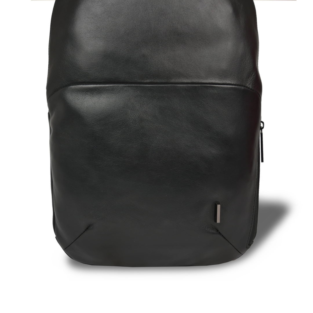 【新製品】STT《エスティーティー》ブラックシティリュック | A4 B4対応 15インチPC対応 12L 縦41cm 防水本革 大容量 ユニセックス