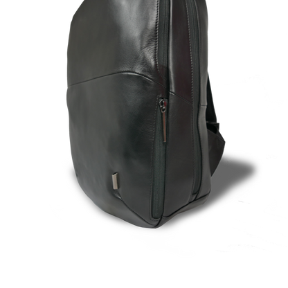 【新製品】STT《エスティーティー》ブラックシティリュック | A4 B4対応 15インチPC対応 12L 縦41cm 防水本革 大容量 ユニセックス