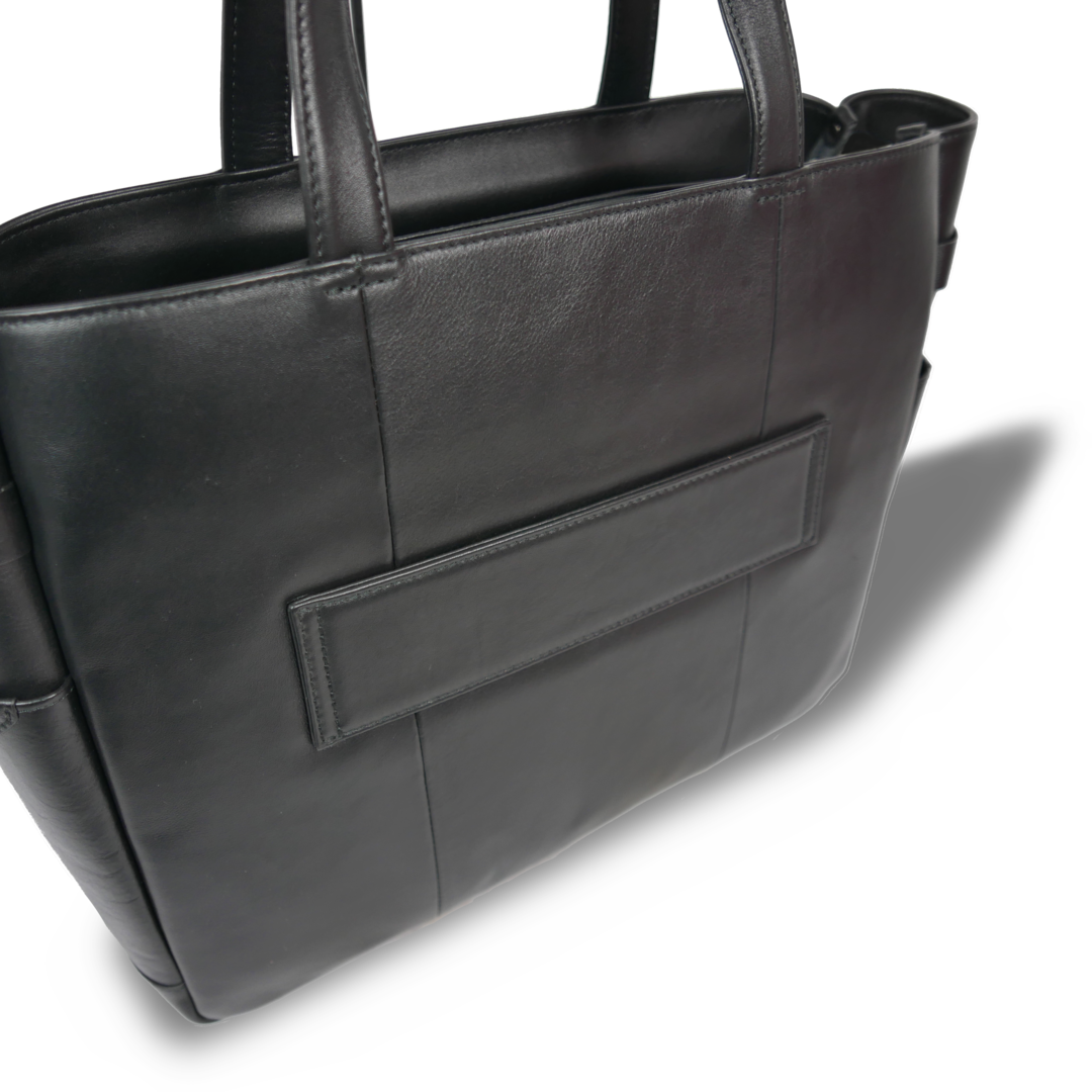 【新製品】STT《エスティーティー》ブラックシティトート | A4対応 15インチPC対応 14L 横36cm 防水本革 大容量 ユニセックス