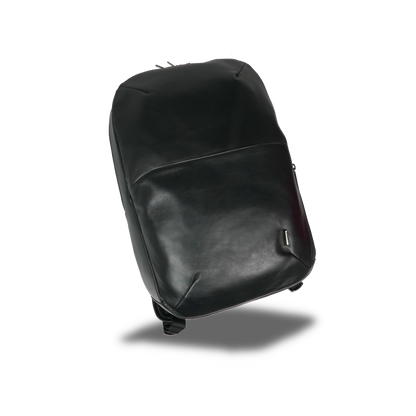 【新製品】STT《エスティーティー》ブラックシティリュック | A4 B4対応 15インチPC対応 12L 縦41cm 防水本革 大容量 ユニセックス