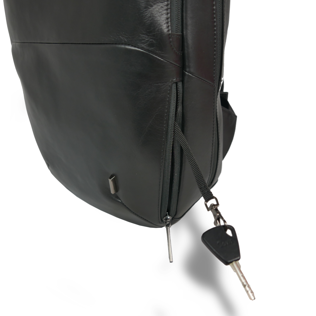 【新製品】STT《エスティーティー》ブラックシティリュック | A4 B4対応 15インチPC対応 12L 縦41cm 防水本革 大容量 ユニセックス