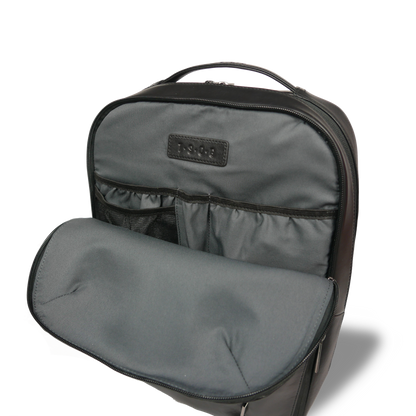 【新製品】STT《エスティーティー》ブラックシティリュック | A4 B4対応 15インチPC対応 12L 縦41cm 防水本革 大容量 ユニセックス