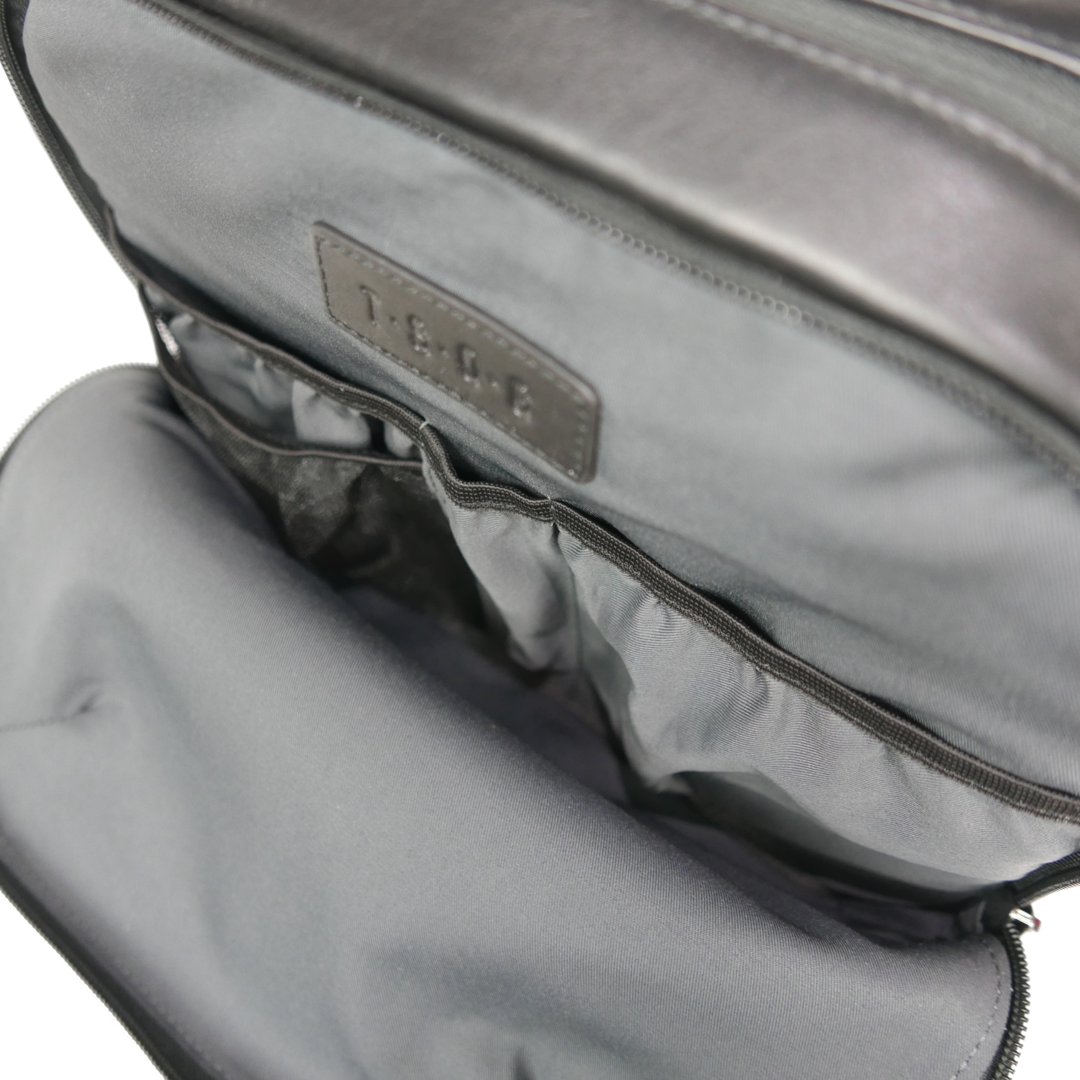 【新製品】STT《エスティーティー》ブラックシティリュック | A4 B4対応 15インチPC対応 12L 縦41cm 防水本革 大容量 ユニセックス