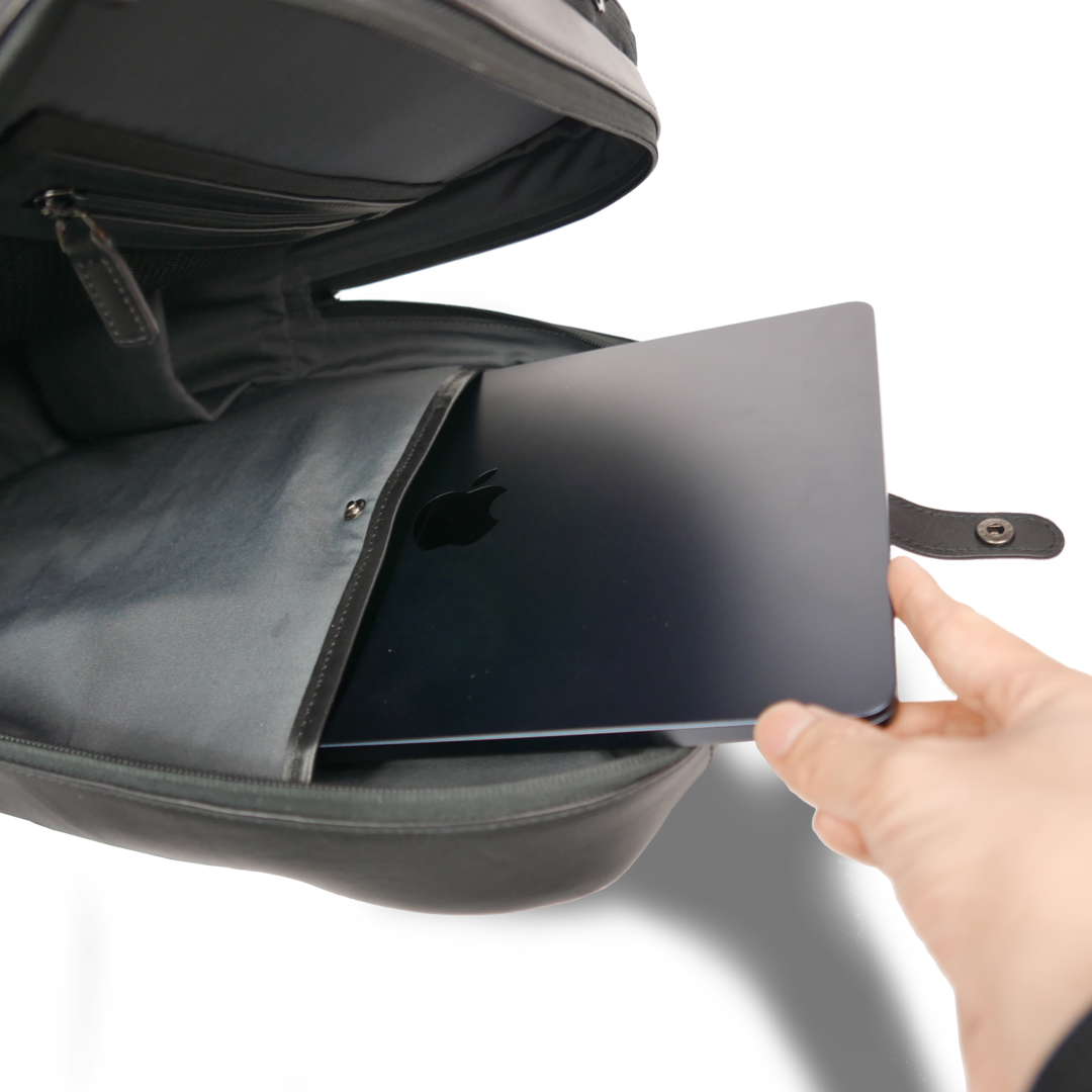 【新製品】STT《エスティーティー》ブラックシティリュック | A4 B4対応 15インチPC対応 12L 縦41cm 防水本革 大容量 ユニセックス