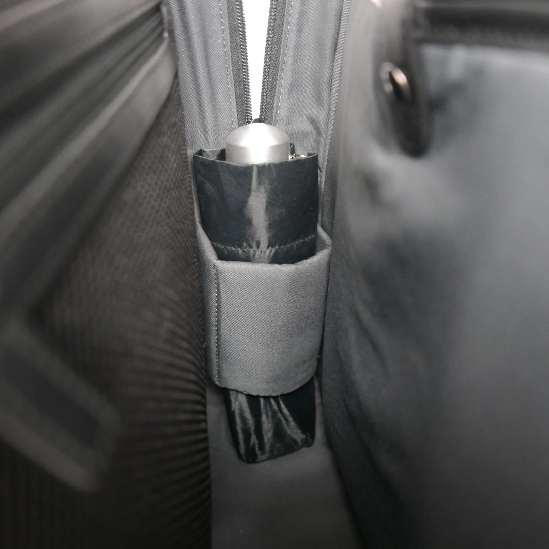 【新製品】STT《エスティーティー》ブラックシティリュック | A4 B4対応 15インチPC対応 12L 縦41cm 防水本革 大容量 ユニセックス