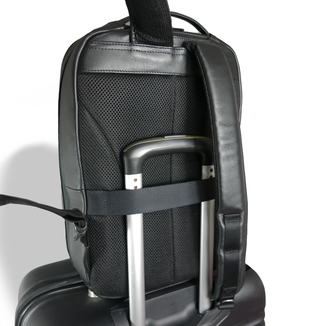 【新製品】STT《エスティーティー》ブラックシティリュック | A4 B4対応 15インチPC対応 12L 縦41cm 防水本革 大容量 ユニセックス