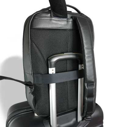 【新製品】STT《エスティーティー》ブラックシティリュック | A4 B4対応 15インチPC対応 12L 縦41cm 防水本革 大容量 ユニセックス