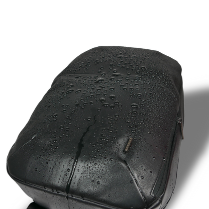 【新製品】STT《エスティーティー》ブラックシティリュック | A4 B4対応 15インチPC対応 12L 縦41cm 防水本革 大容量 ユニセックス