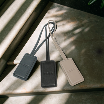 【新製品】レザータグ |  ネームタグ 名前刻印 名入れ 本革 ギフト ブラック ネイビー グレージュ