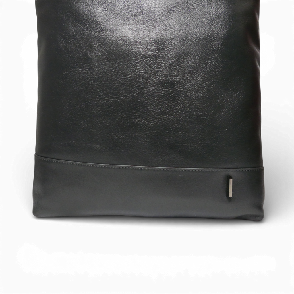 【新製品】BEH《ビーエイチ》スマートシティトート | A4対応 13インチPC対応 縦型 5L 横34.5cm 防水本革 軽量 薄型 ユニセックス