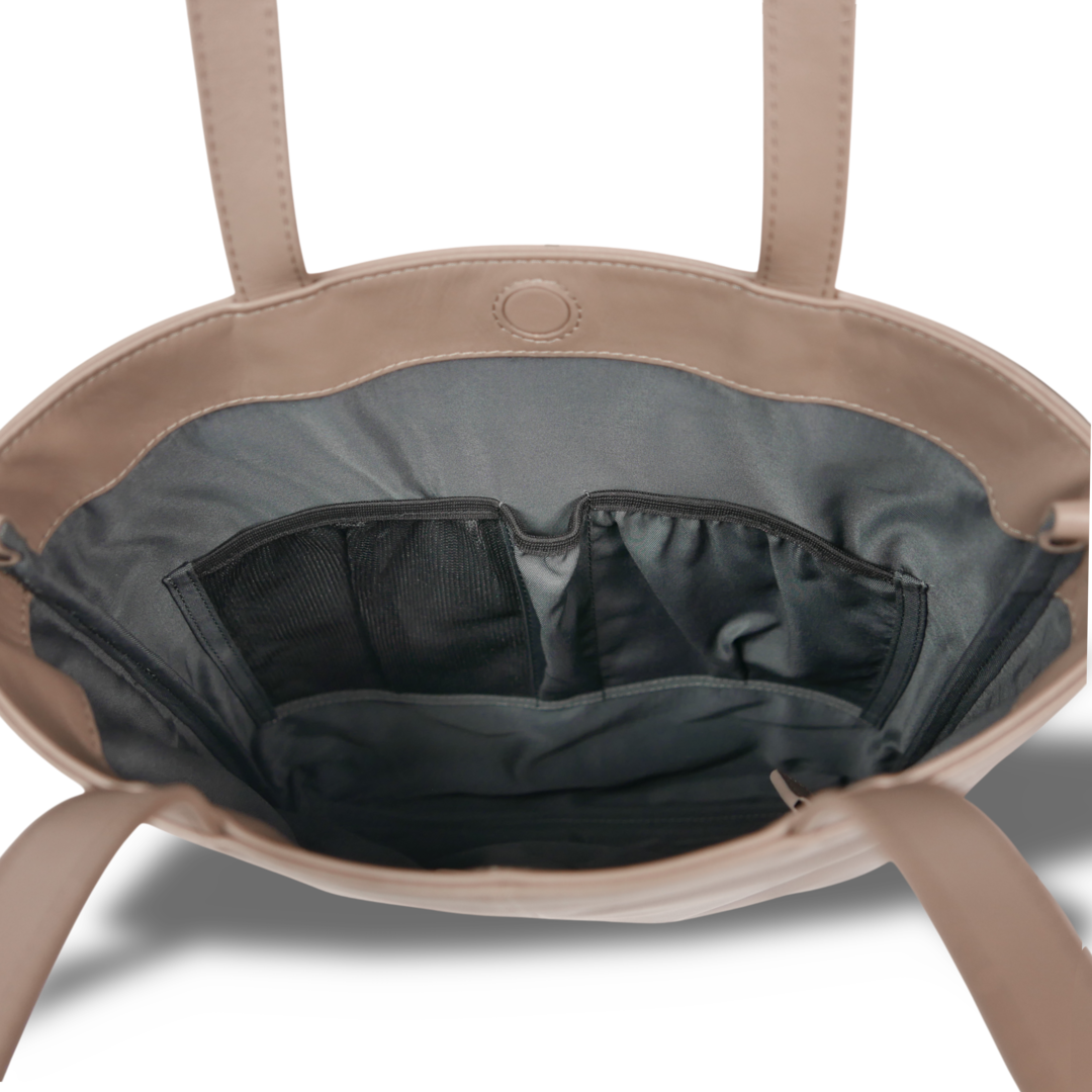 【新製品】BEH《ビーエイチ》スマートシティトート | A4対応 13インチPC対応 縦型 5L 横34.5cm 防水本革 軽量 薄型 ユニセックス