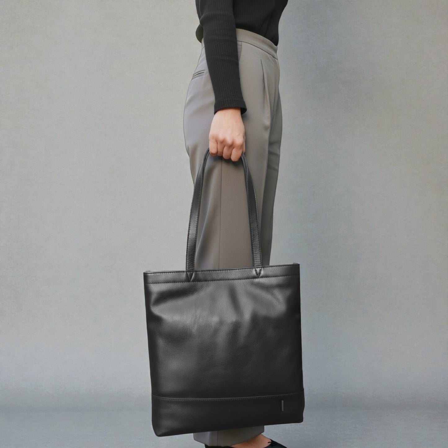 【新製品】BEH《ビーエイチ》スマートシティトート | A4対応 13インチPC対応 縦型 5L 横34.5cm 防水本革 軽量 薄型 ユニセックス