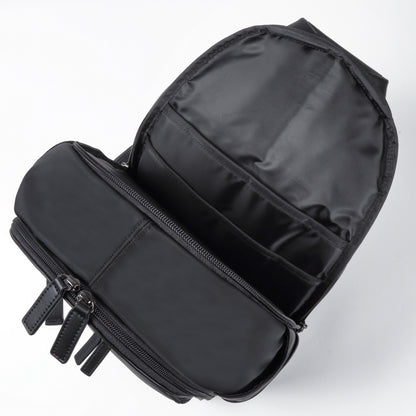 TAN《タン》ブラックシティリュック_背面コンパートメント