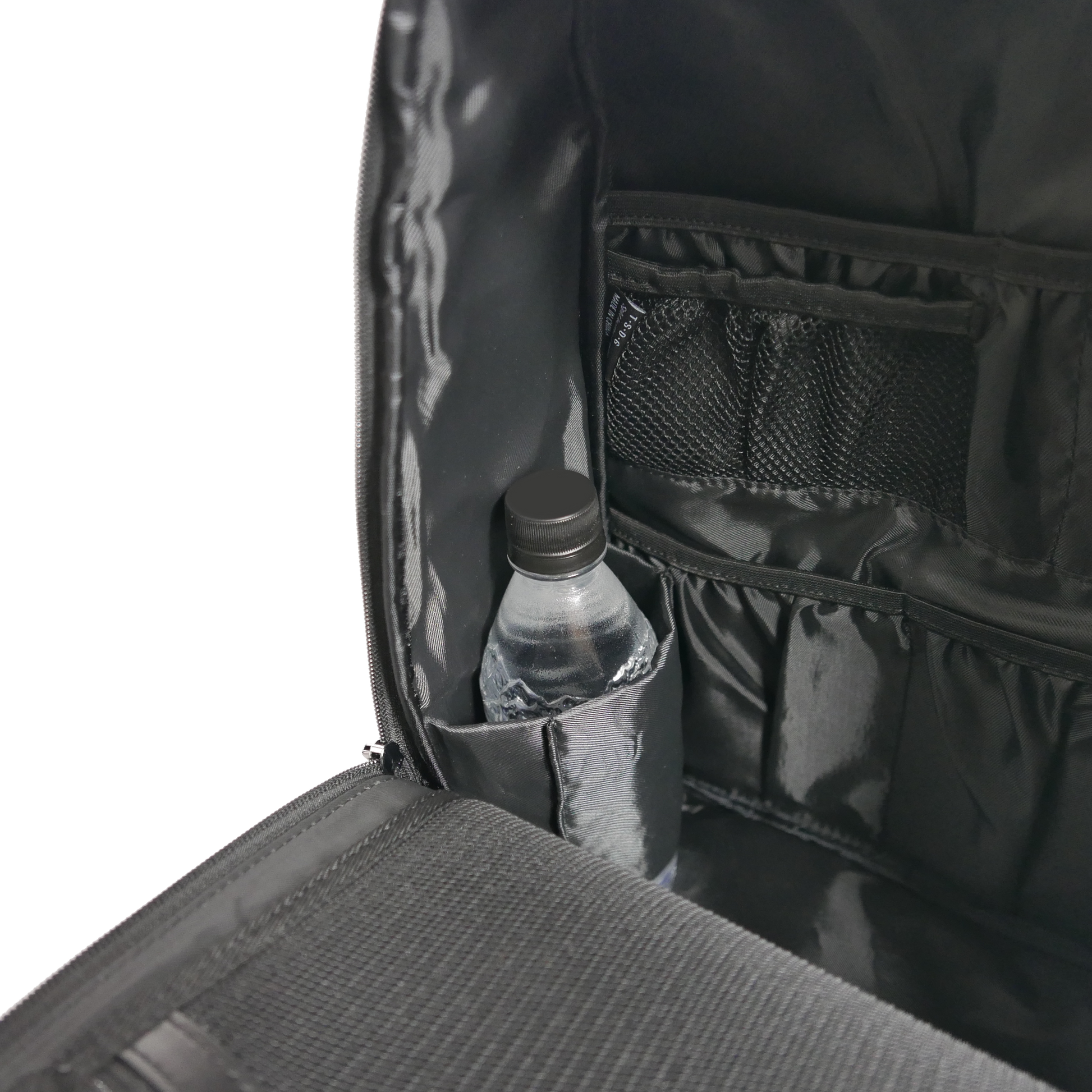 TAN《タン》ブラックシティリュック_ペットボトルホルダー