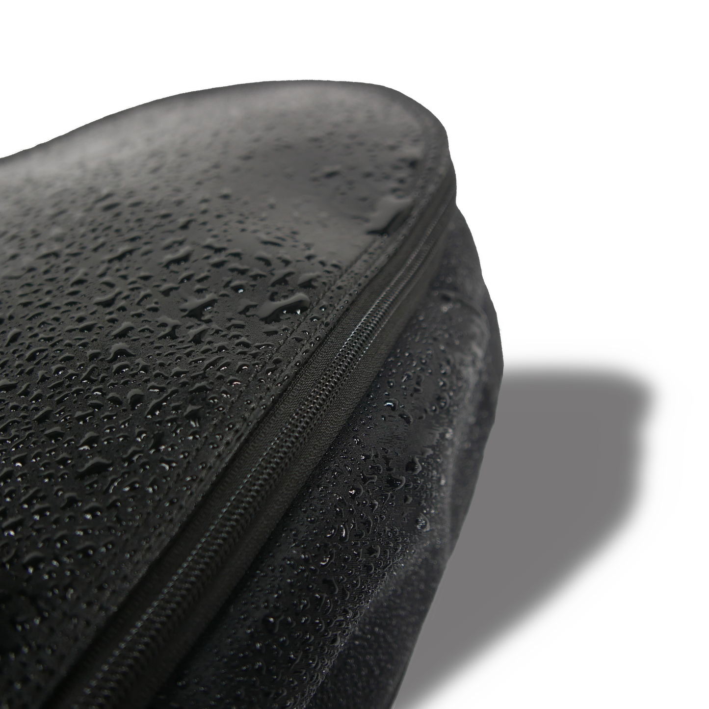 TAN《タン》ブラックシティリュック_撥水レザー/ナイロン