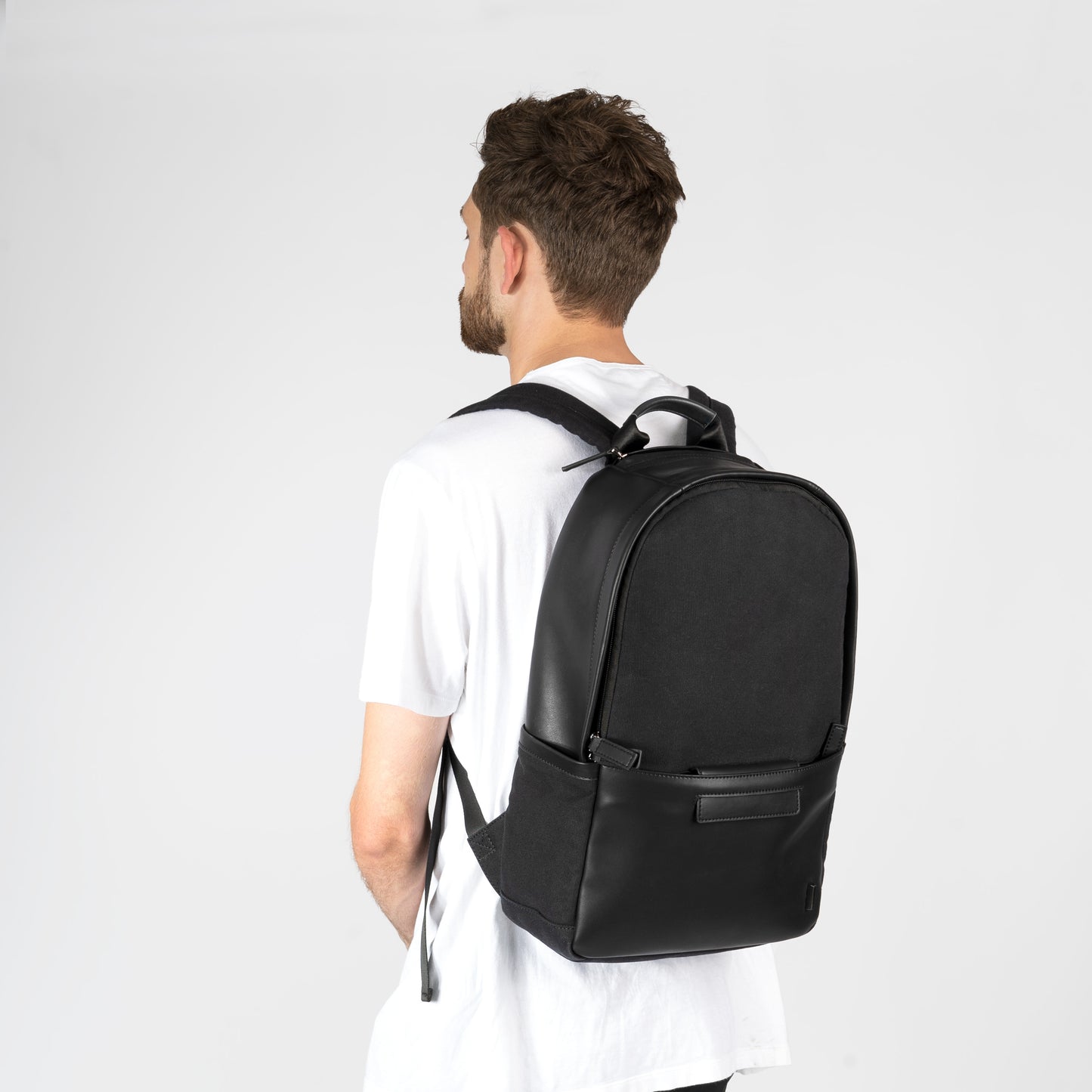 MUKO《ムコ》ブラックシティリュック_メンズ着用例