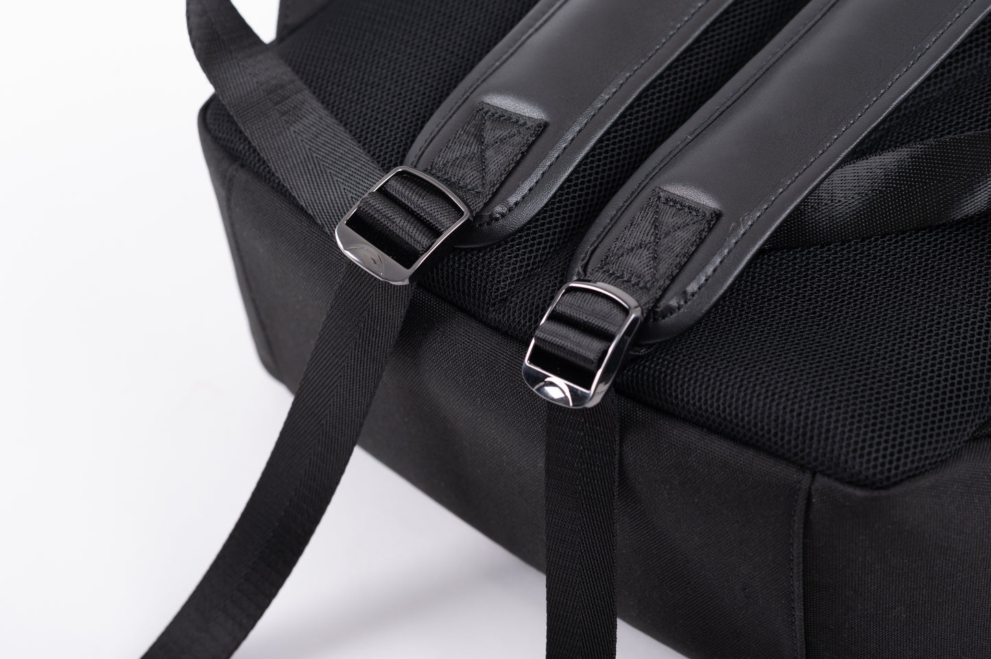 MUKO《ムコ》ブラックシティリュック_底面