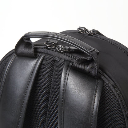 TAN《タン》ブラックシティリュック_上部背面