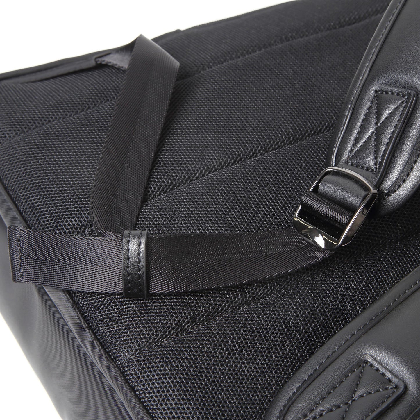 TAN《タン》ブラックシティリュック_ショルダーストラップ