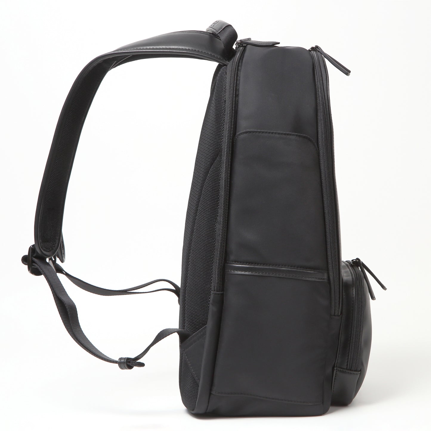 TAN《タン》ブラックシティリュック_サイド