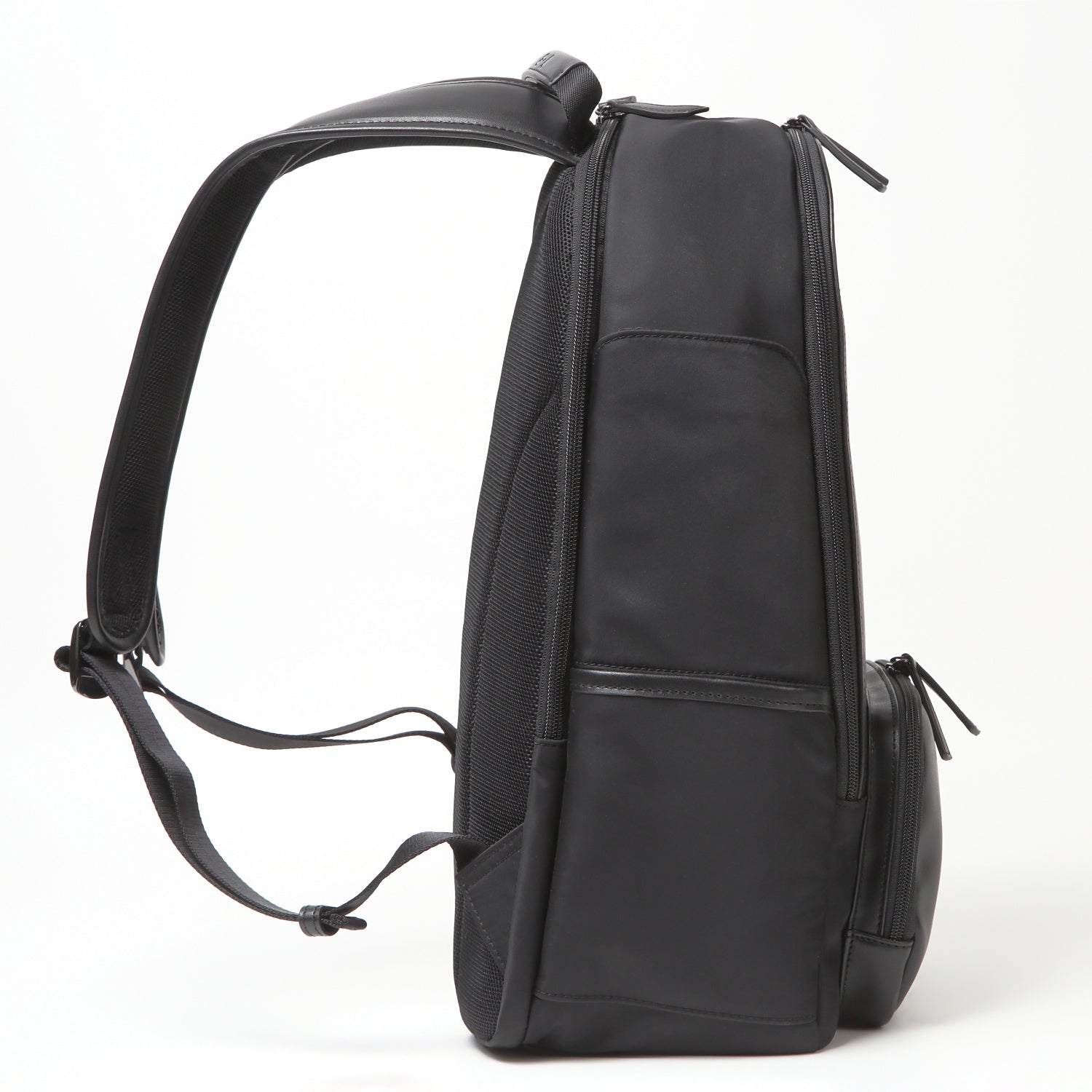 TAN《タン》ブラックシティリュック_サイド