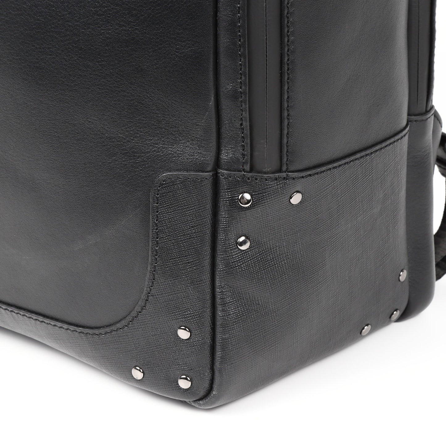 AM《エーエム》デイリーリュック | A4対応 14インチPC対応 17L 縦43cm 防水本革 多機能 Airtag ユニセックス