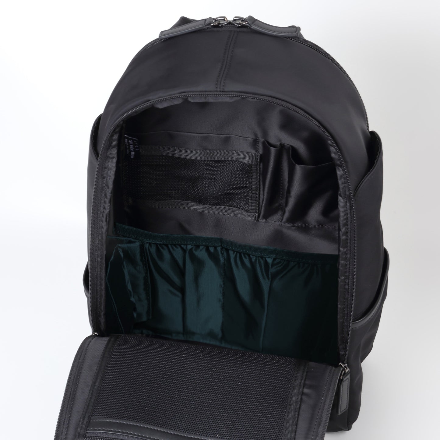 TAN《タン》ブラックシティリュック_内部ポケット