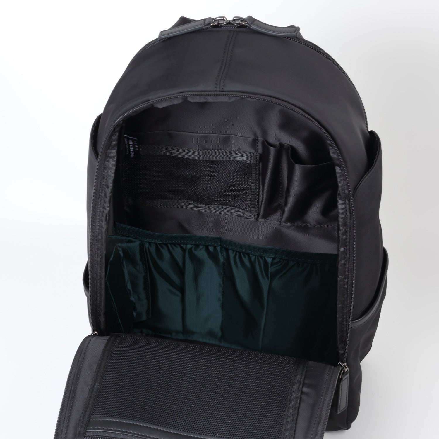 TAN《タン》ブラックシティリュック_内部ポケット